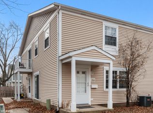 1204 Spur Ct, Wheeling, IL 60090
