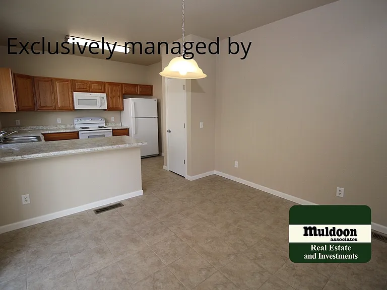 7130 Canyon Creek Point — Photo 3