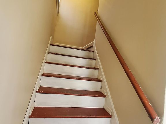 4th image of 3345 Hogarth Ave #2