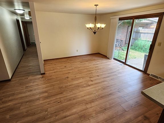 4th image of 1300 Crestwood Dr