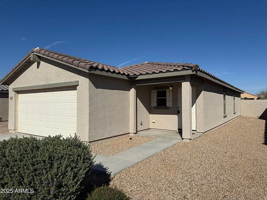 3 bed, 1328 sqft, $1,600 — Photo 3