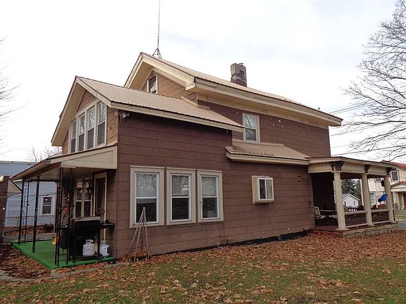 3rd image of 807 Washington St