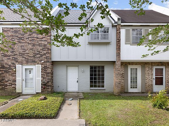 3rd image of 1310 Dulles Dr APT D