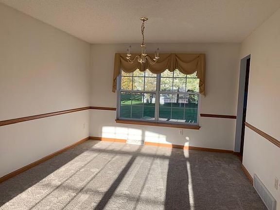 3rd image of 10 Sandpiper Ln