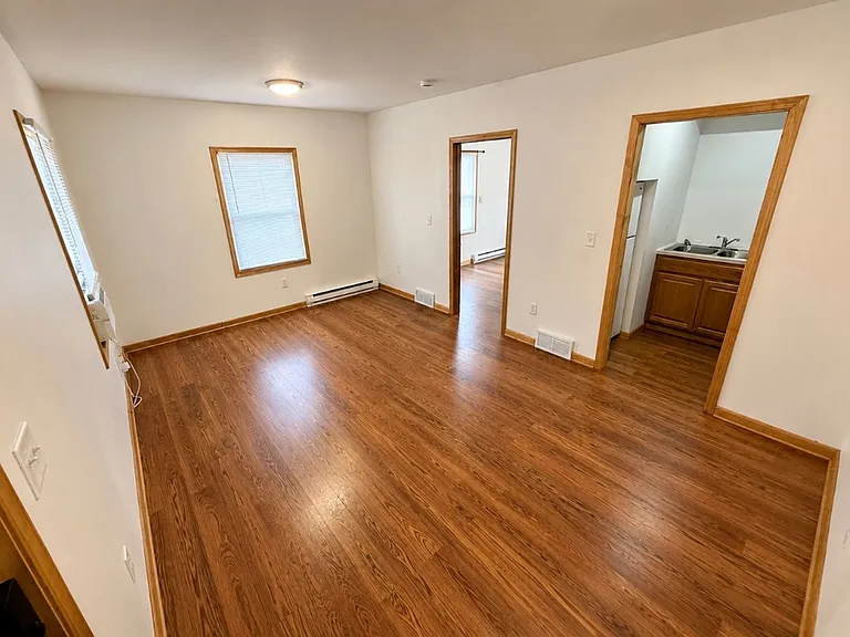 612 Bancroft St — Photo 1