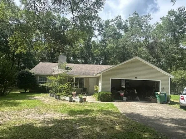 90 Mulberry Cir, Crawfordville, FL 32327