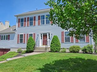 102 White Oak Way, North Attleboro, MA 02760