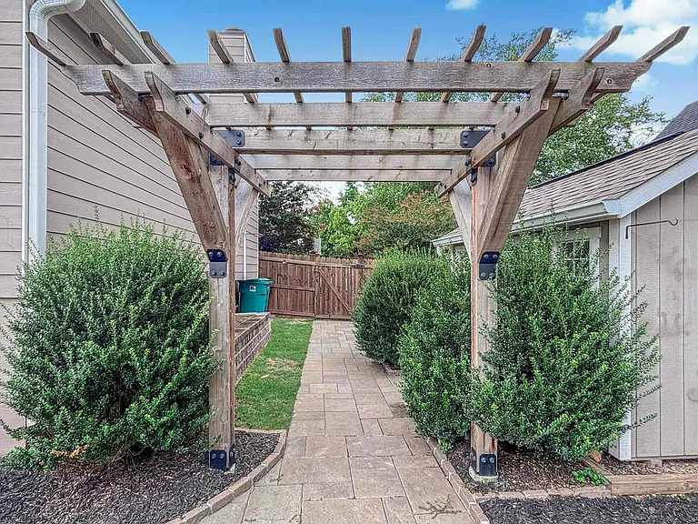 3029 Vineyard Way SE — Photo 31