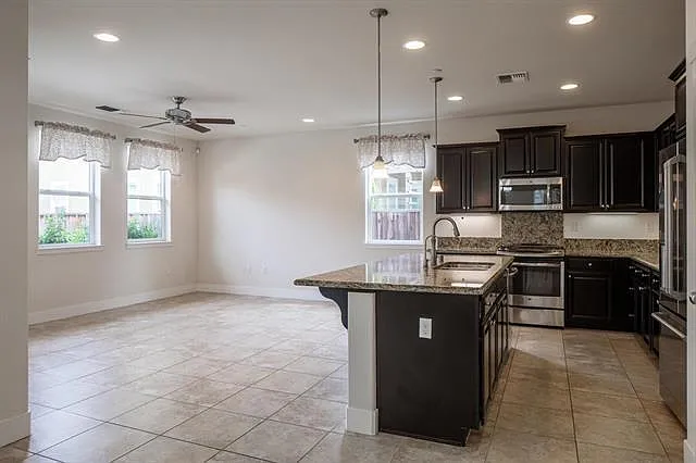13525 Warren Ave — Photo 15