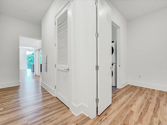5th image of 2441 Campus Shore Dr #307