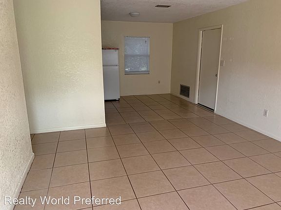 3rd image of 1307 Louis Ct