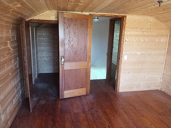 3rd image of 1708 Pyatt Rd