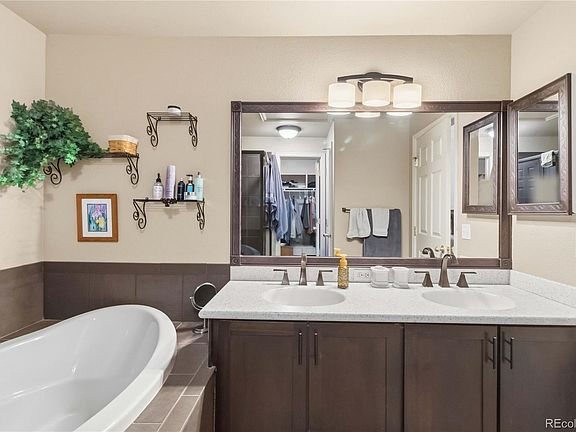 5th image of 23981 Glenmoor Drive