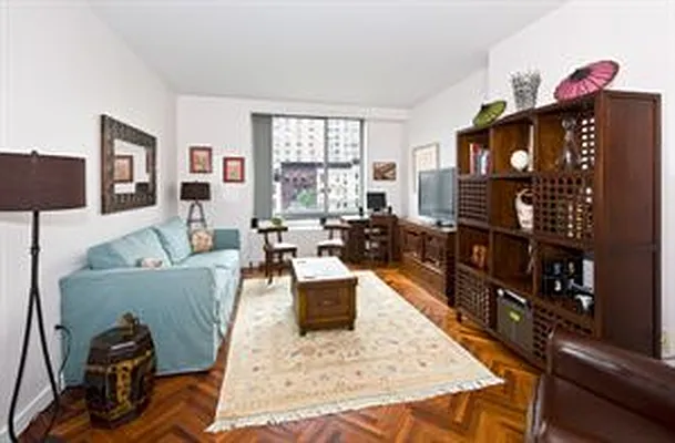 Sold by Douglas Elliman | media 7