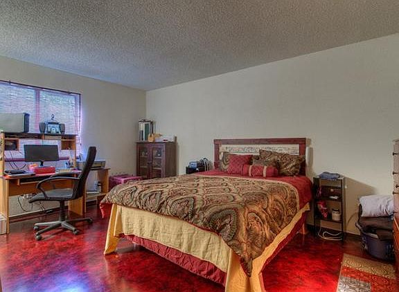 4th image of 6901 Woodhue Dr