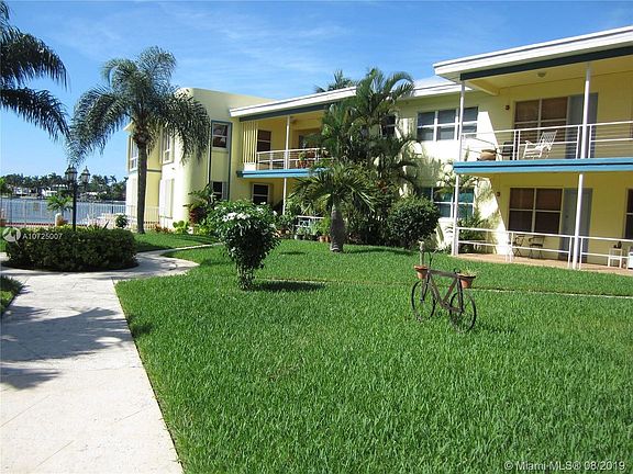 4th image of 910 Bay Dr APT 6