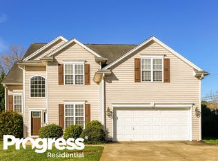 3896 Turnberry Park Dr, Pfafftown, NC 27040