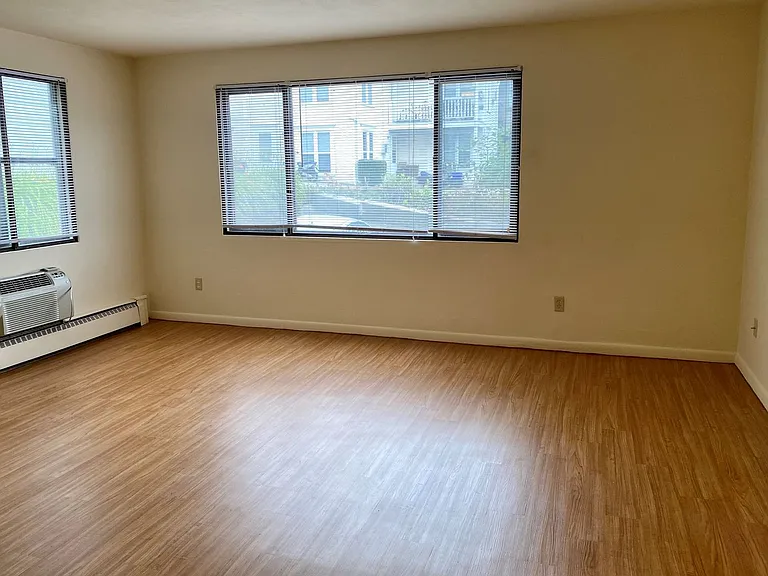 415 Wisconsin Ave — Photo 15