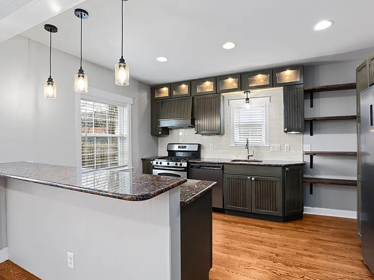 2904 Greentop Ct — Photo 8