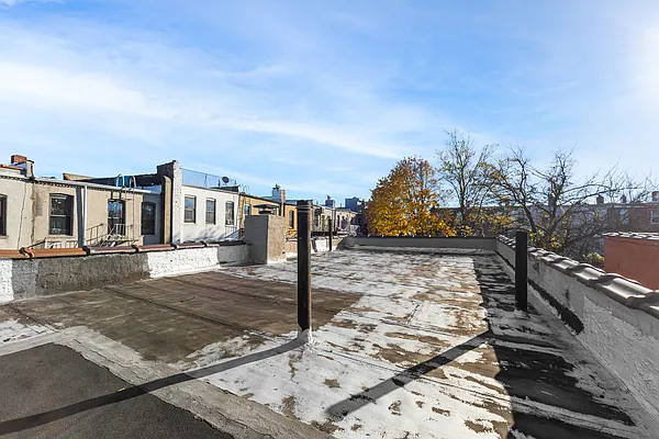 Rented by Signature Property Realty | media 36