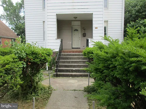2805 Oakley Ave Photo 1