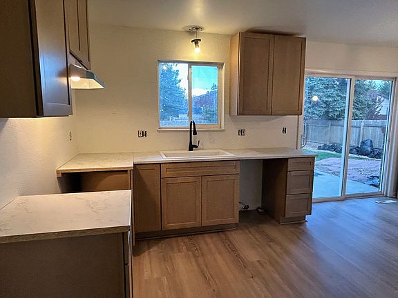 5th image of 400 36th Avenue Ct