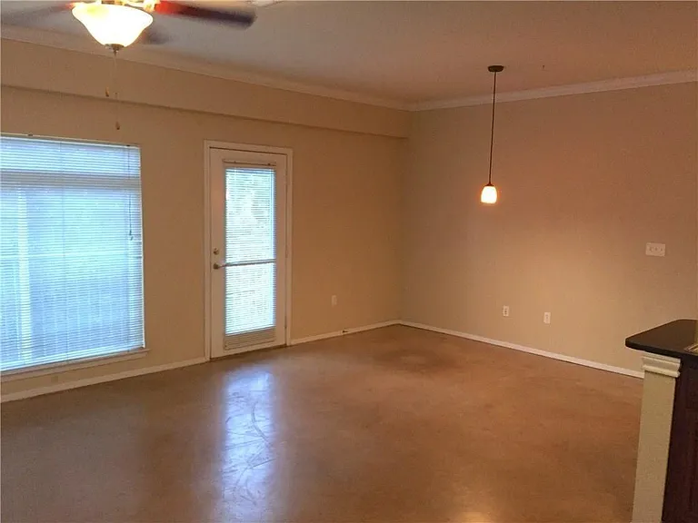910 W 25th St #307 — Photo 6