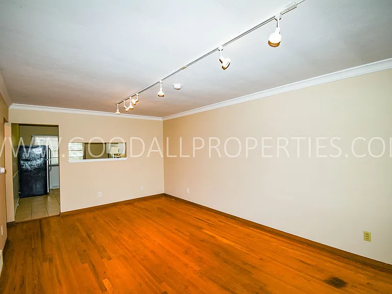 7035 Forest Ct — Photo 3