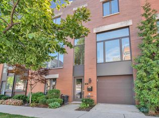 449 W Blackhawk St, Chicago, IL 60610