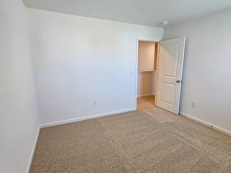 877 Bullhorn Dr — Photo 38