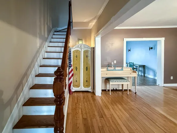 125 Poplar Street image 3 of 44