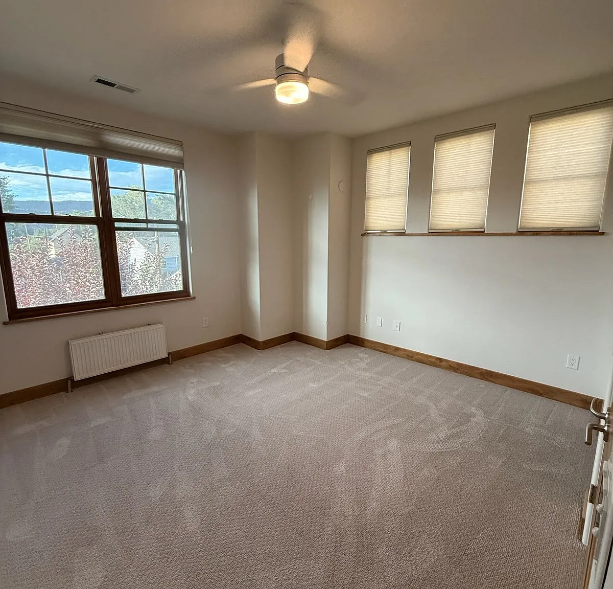 3 bed, 2.5 bath, 1680 sqft, $4,400 — Photo 4