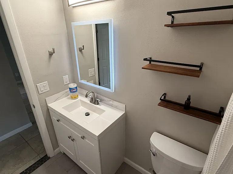 172 Lee Ave — Photo 21
