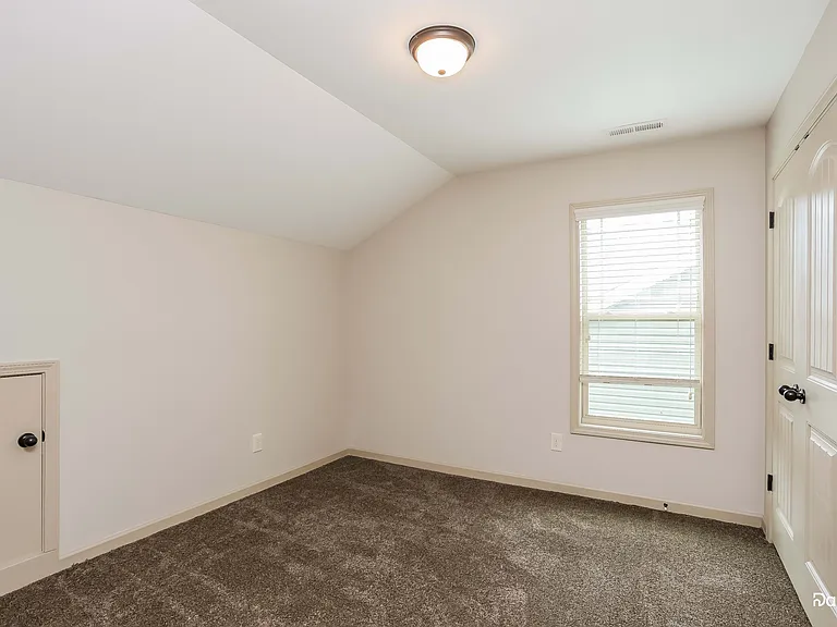 27 Balboa Pkwy — Photo 12