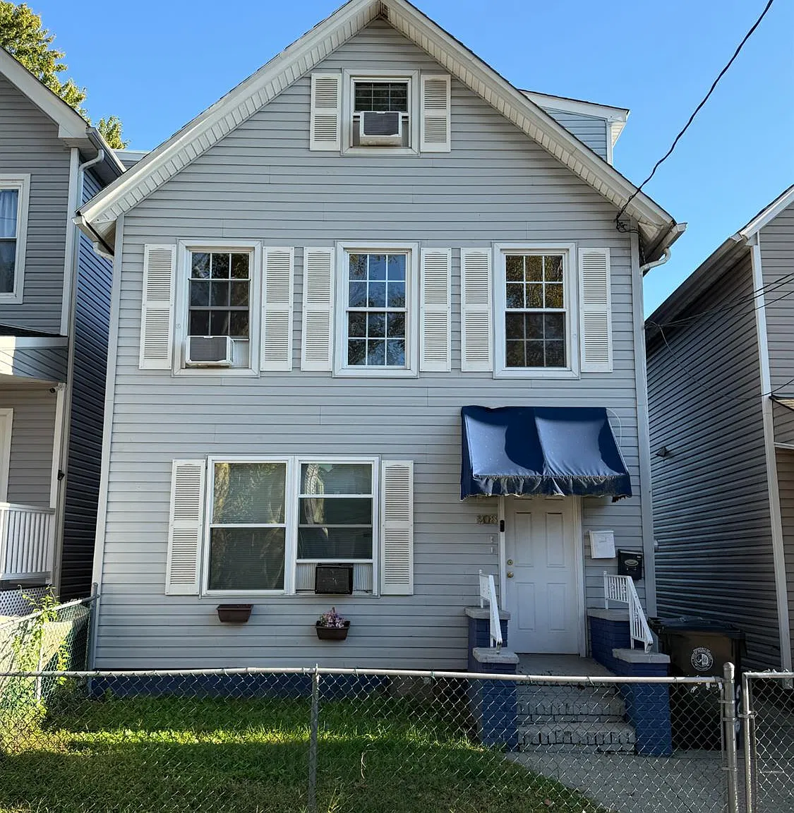 2 bed, 1.0 bath, $2,000 — Photo 1