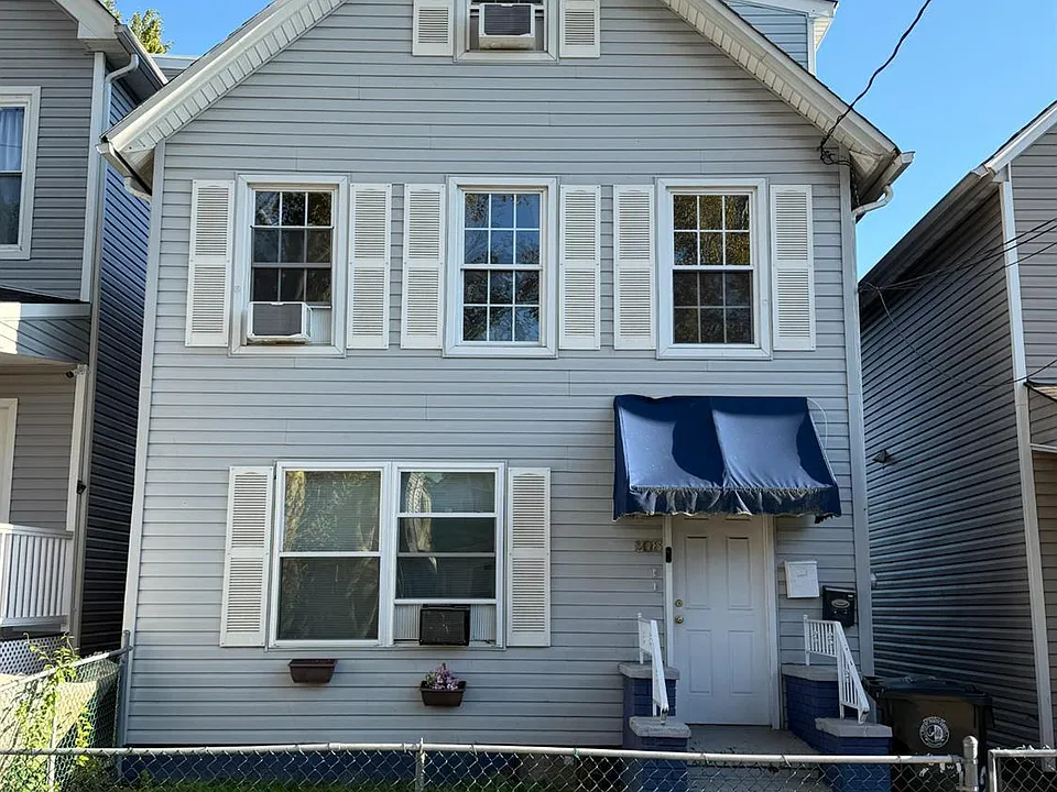 208 Gordon St