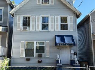 208 Gordon St, Perth Amboy, NJ 08861