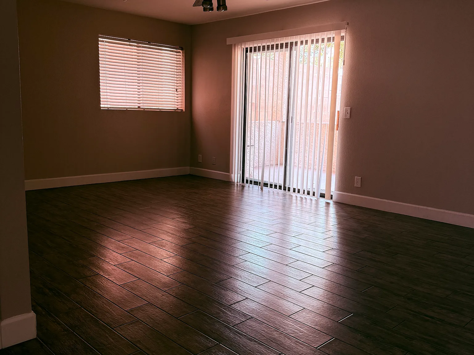 4 bed, 2.5 bath, 2255 sqft, $2,800 — Photo 4