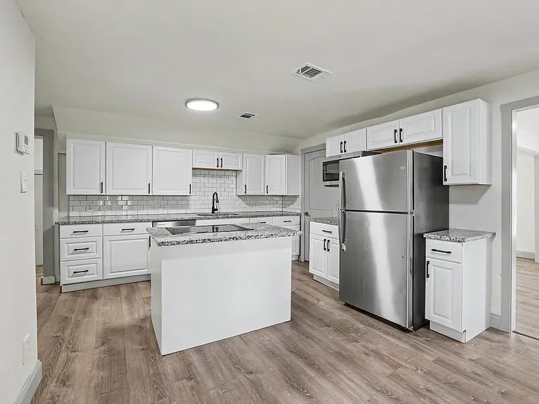 1320 S 7th Ave — Photo 8