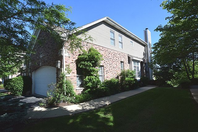 1st image of 1040 W Bogey Ln