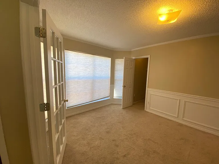 24 Neptune Dr — Photo 4