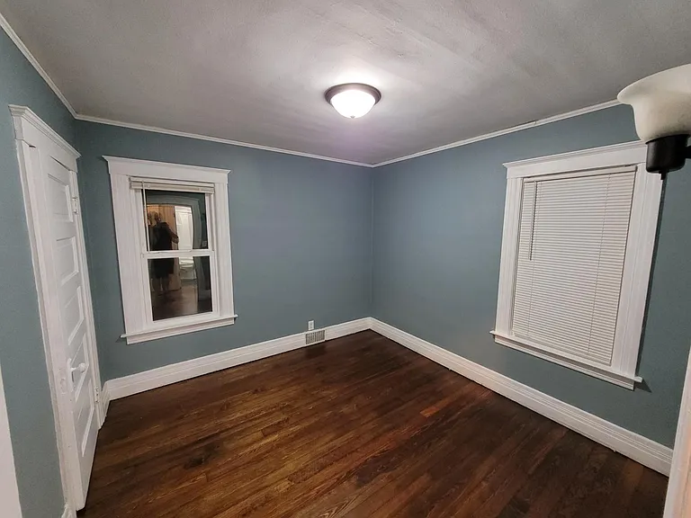 4212 Seneca St — Photo 13