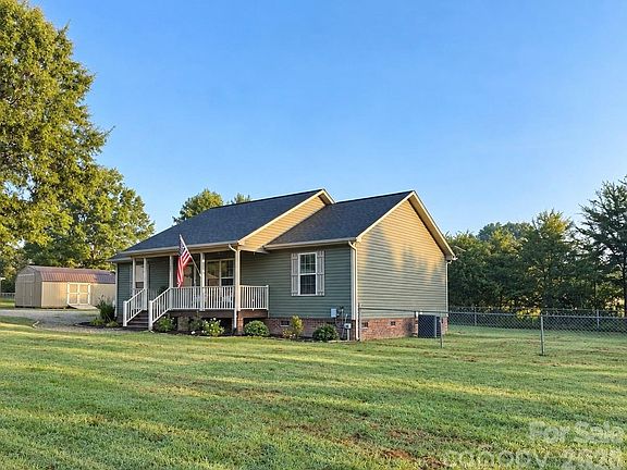 2nd image of 40283 Kay Dr