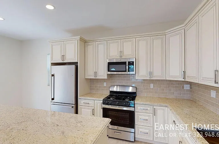7252 Glade Ave — Photo 6