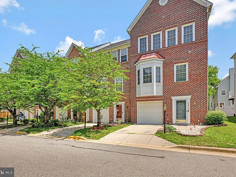 1815 Spanish Oak Ln — Photo 2