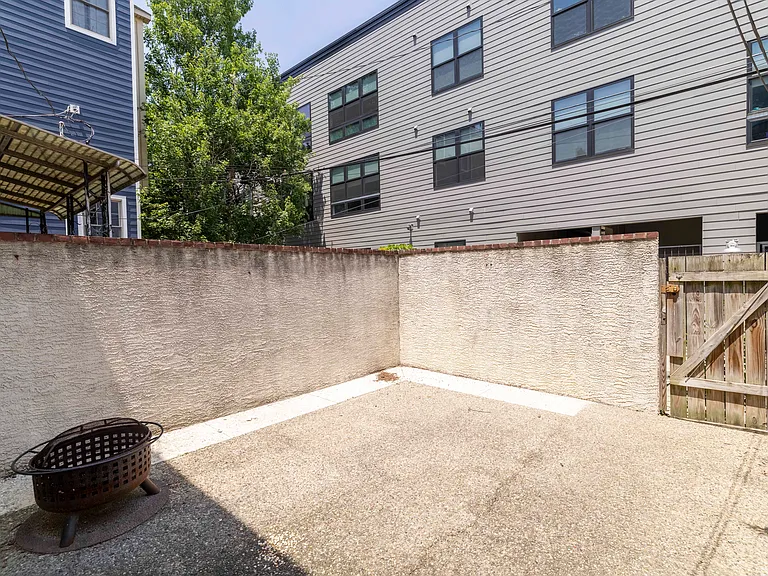 2025 Poplar St #1 — Photo 5