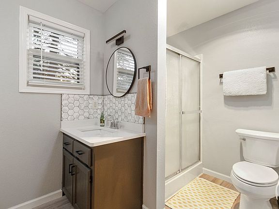 4th image of 28077 Farm Road 1220
