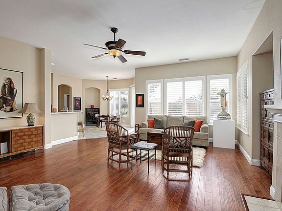 4th image of 1129 Galston Dr