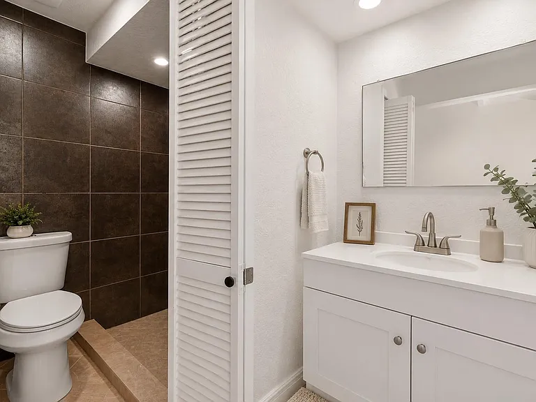 8632 Maplecrest Dr — Photo 12