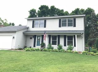 976 Amble Rd, Shoreview, MN 55126